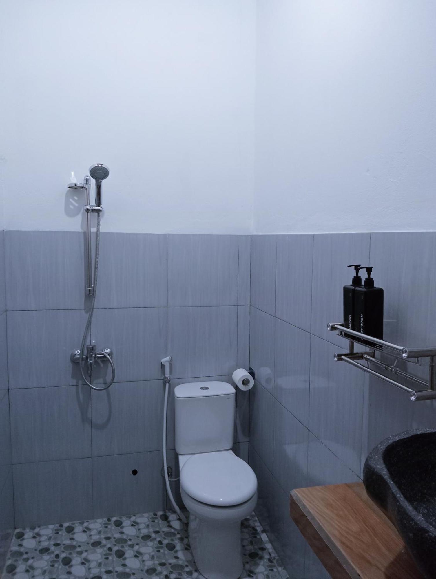 Jepun Homestay Lemukih Singaraja エクステリア 写真
