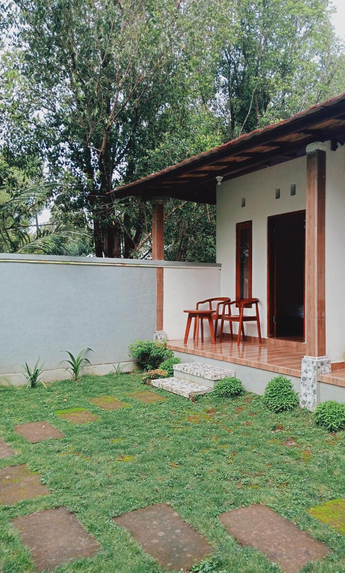 Jepun Homestay Lemukih Singaraja エクステリア 写真